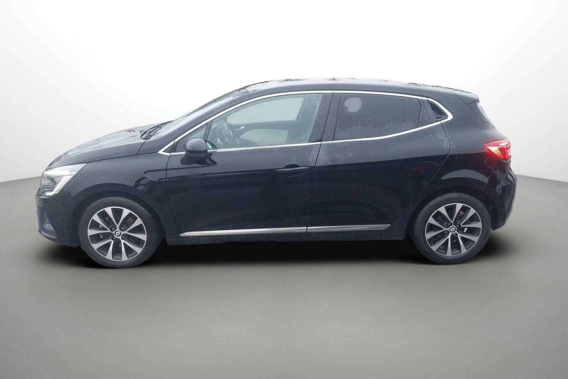 Vente en ligne Renault Clio 5 Clio E-Tech full hybrid 145 au prix de 17 390 €