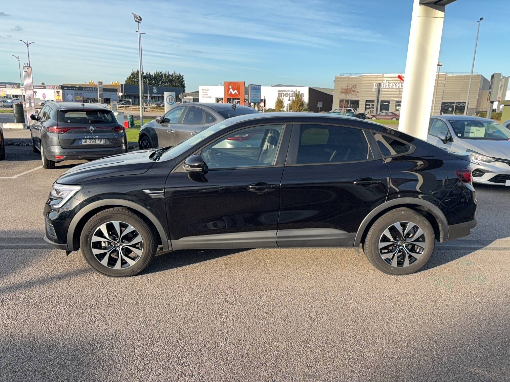Vente en ligne Renault Arkana  E-Tech hybride 145 - 22 au prix de 21 190 €