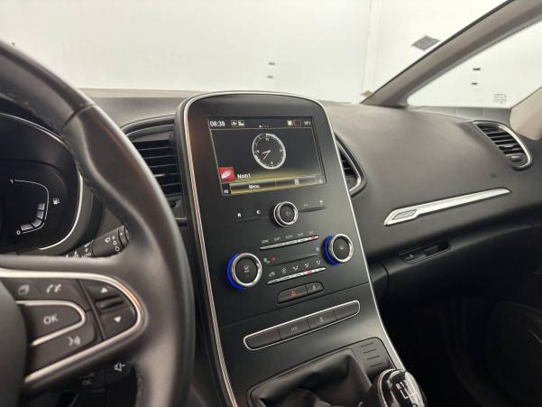 Vente en ligne Renault Scenic 4 Scenic Blue dCi 120 au prix de 16 990 €