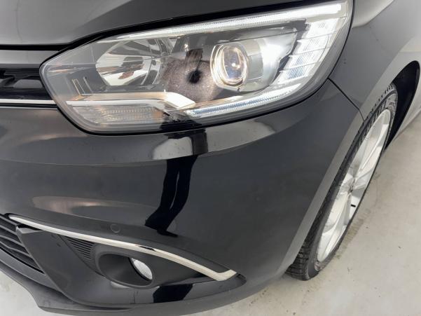 Vente en ligne Renault Scenic 4 Scenic Blue dCi 120 au prix de 16 990 €