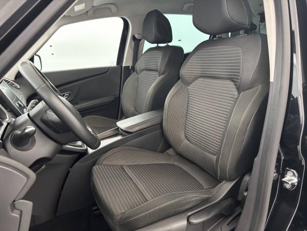 Vente en ligne Renault Scenic 4 Scenic Blue dCi 120 au prix de 16 990 €