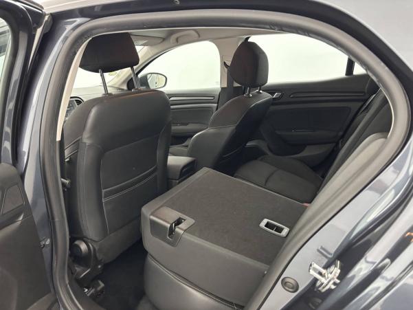 Vente en ligne Renault Megane 4 Mégane IV Berline Blue dCi 115 au prix de 14 390 €