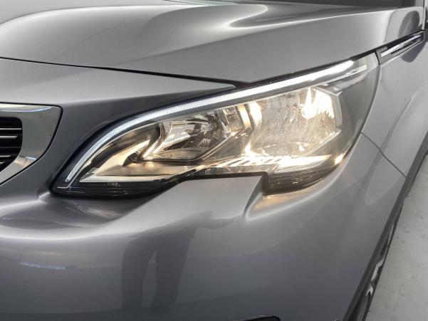 Vente en ligne Peugeot 5008  1.2 PureTech 130ch S&S BVM6 au prix de 20 490 €