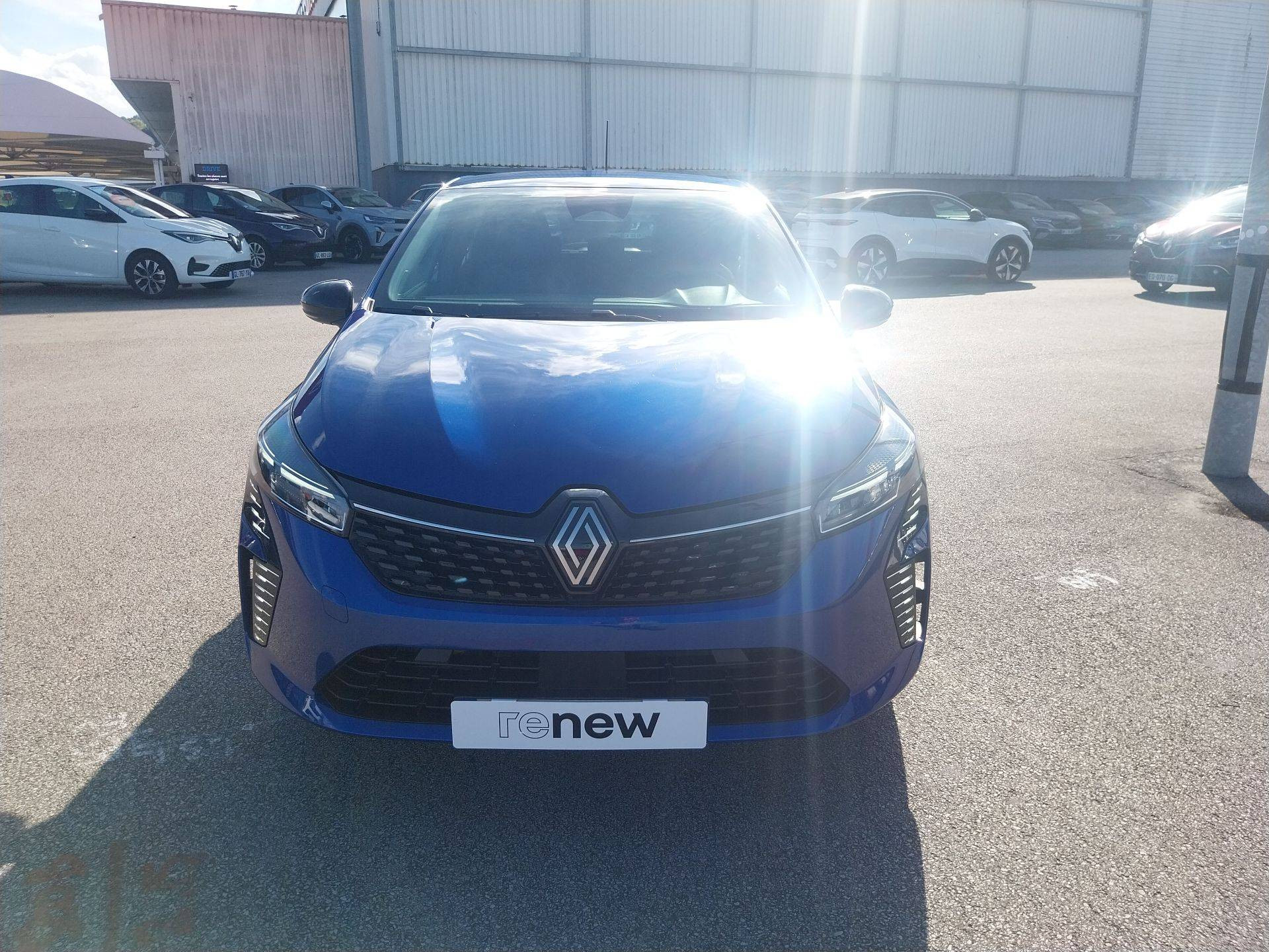 Vente en ligne Renault Clio 5 Clio E-Tech full hybrid 145 ch GSR2 au prix de 19 790 €