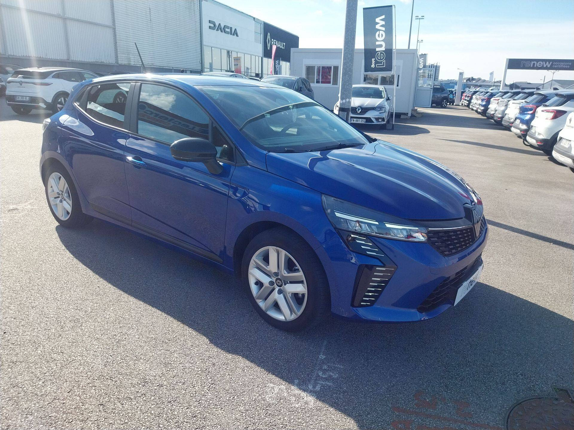 Vente en ligne Renault Clio 5 Clio E-Tech full hybrid 145 ch GSR2 au prix de 19 790 €