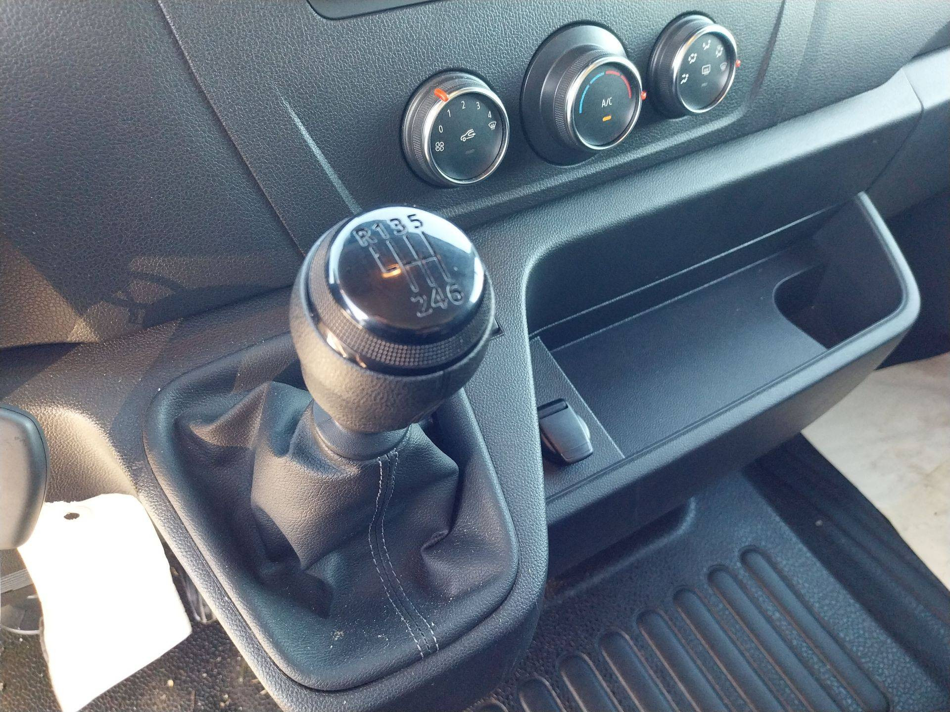 Vente en ligne Renault Master Fourgon MASTER FGN TRAC F3500 L2H2 BLUE DCI 135 au prix de 24 690 €