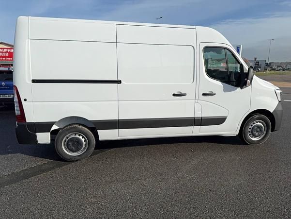 Vente en ligne Renault Master 3 Fourgon MASTER FGN TRAC F3300 L2H2 BLUE DCI 135 au prix de 27 990 €