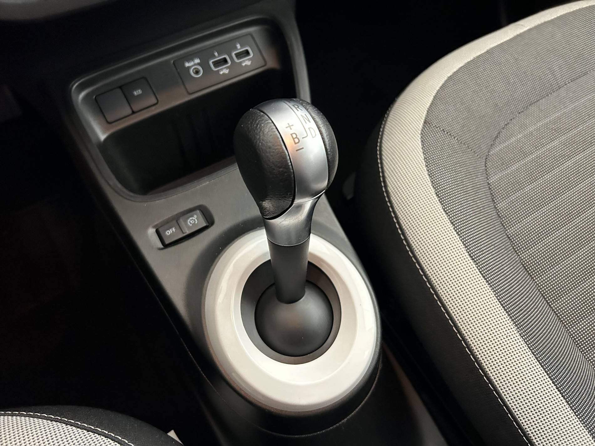 Vente en ligne Renault Twingo Electrique Twingo III E-Tech au prix de 10 990 €