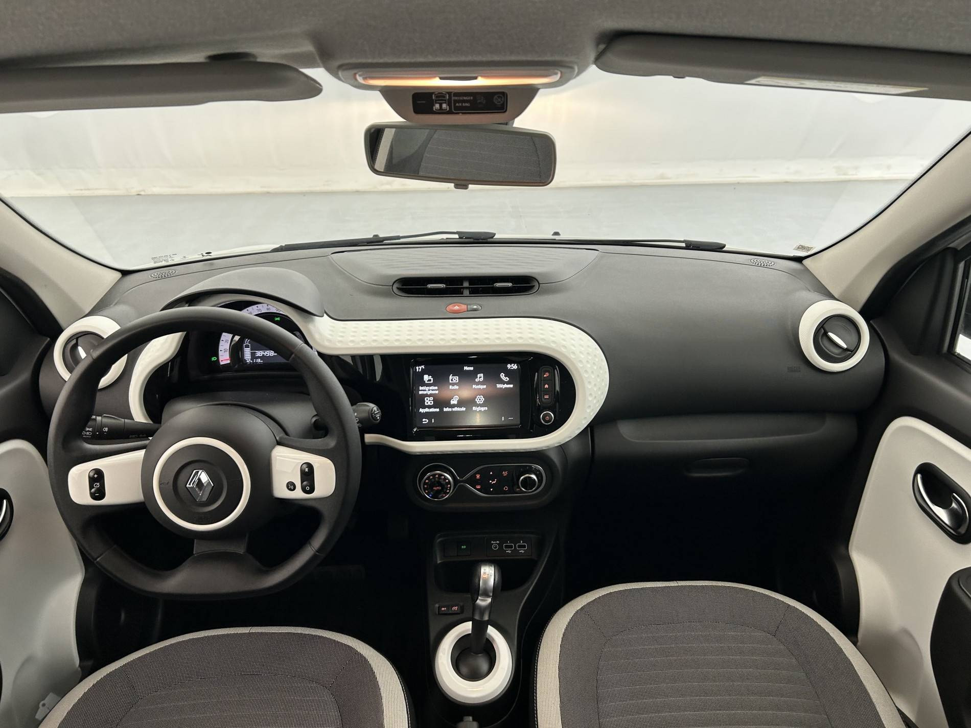 Vente en ligne Renault Twingo Electrique Twingo III E-Tech au prix de 10 990 €