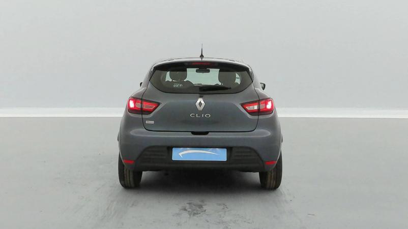 Vente en ligne Renault Clio 4 Clio dCi 75 E6C au prix de 11 990 €