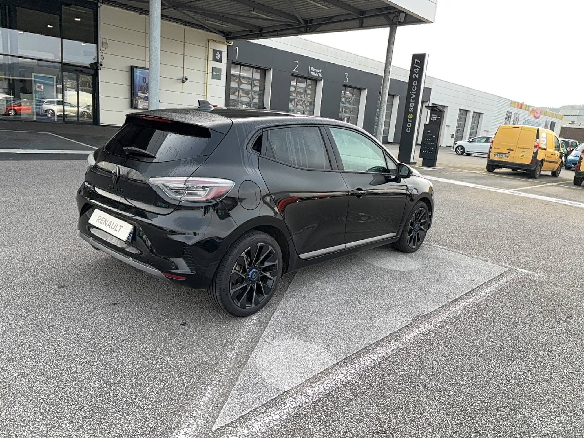 Vente en ligne Renault Clio 5 Clio E-Tech full hybrid 145 ch GSR2 au prix de 22 500 €