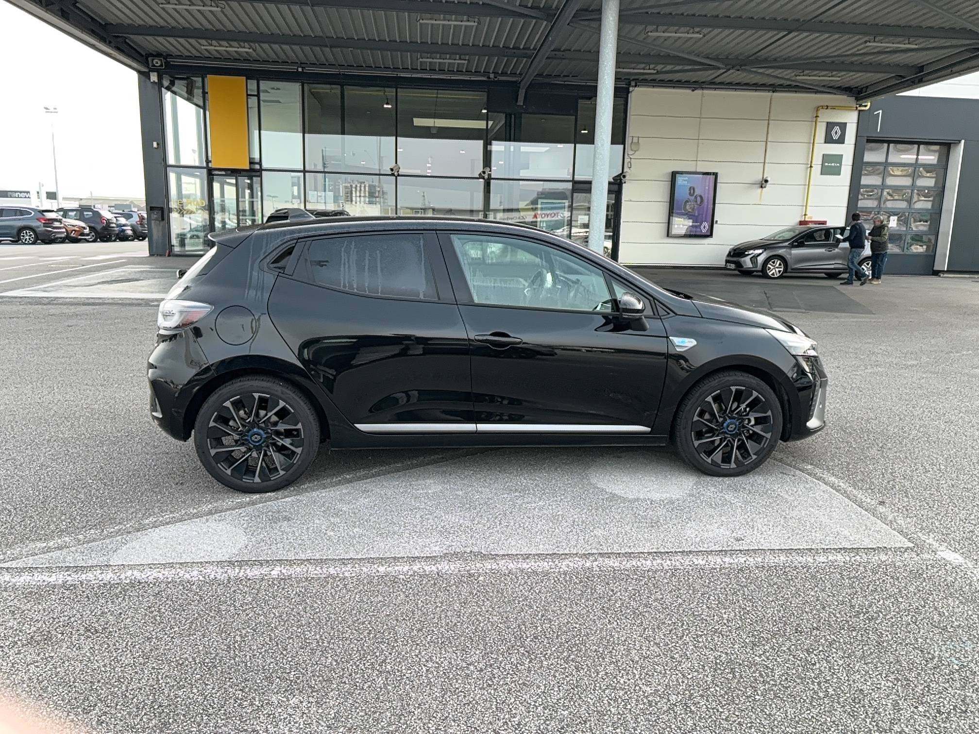 Vente en ligne Renault Clio 5 Clio E-Tech full hybrid 145 ch GSR2 au prix de 22 500 €