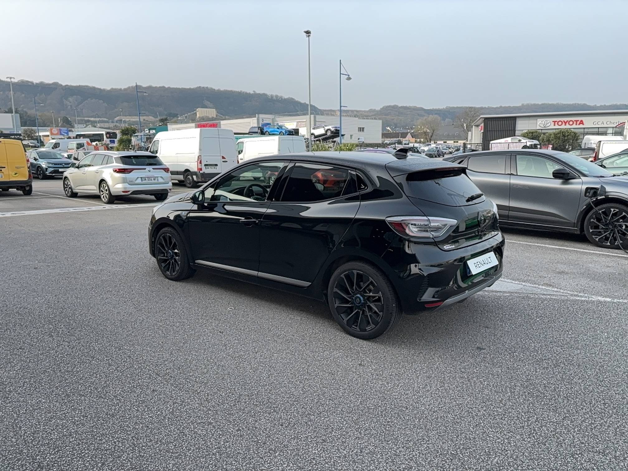 Vente en ligne Renault Clio 5 Clio E-Tech full hybrid 145 ch GSR2 au prix de 22 500 €