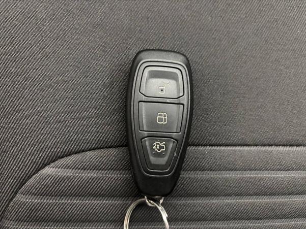 Vente en ligne Ford Kuga  2.0 TDCi 150 S&S 4x2 BVM6 au prix de 16 290 €
