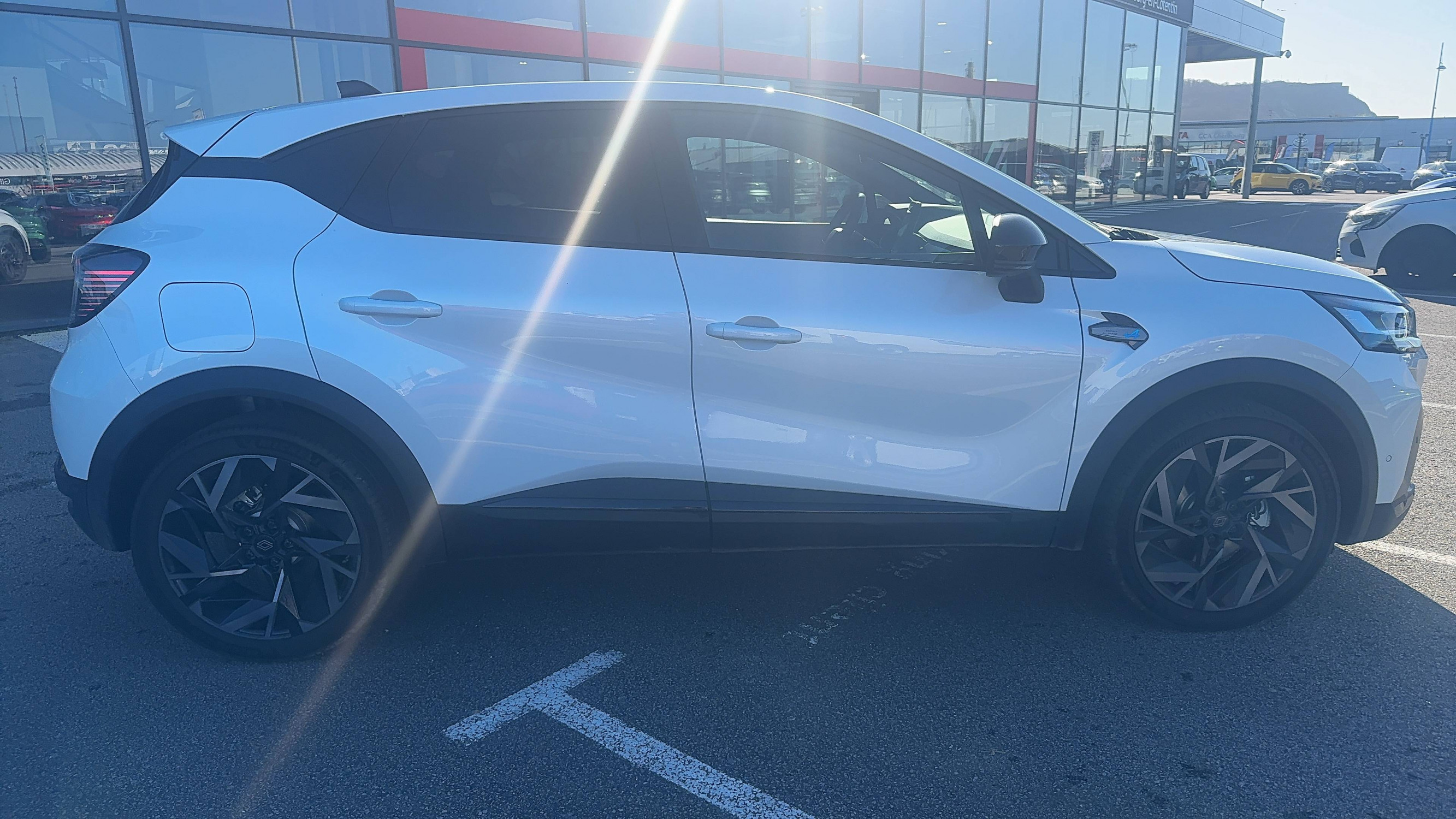 Vente en ligne Renault Captur  E-Tech full hybrid 160 ch au prix de 30 900 €