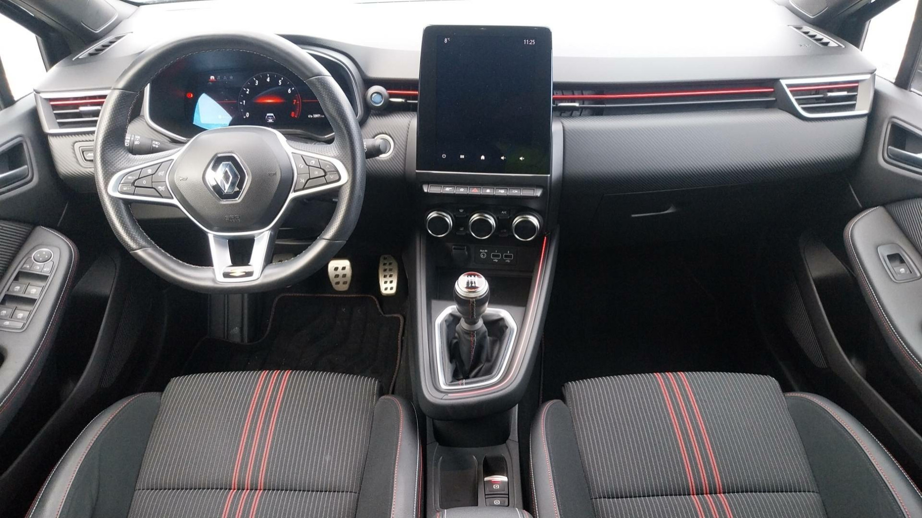 Vente en ligne Renault Clio 5 Clio TCe 140 - 21N au prix de 17 590 €