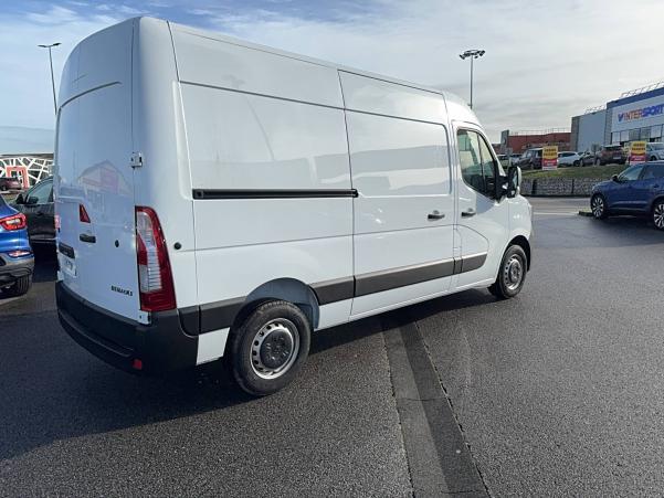 Vente en ligne Renault Master 3 Fourgon MASTER FGN TRAC F3300 L2H2 BLUE DCI 135 au prix de 27 990 €