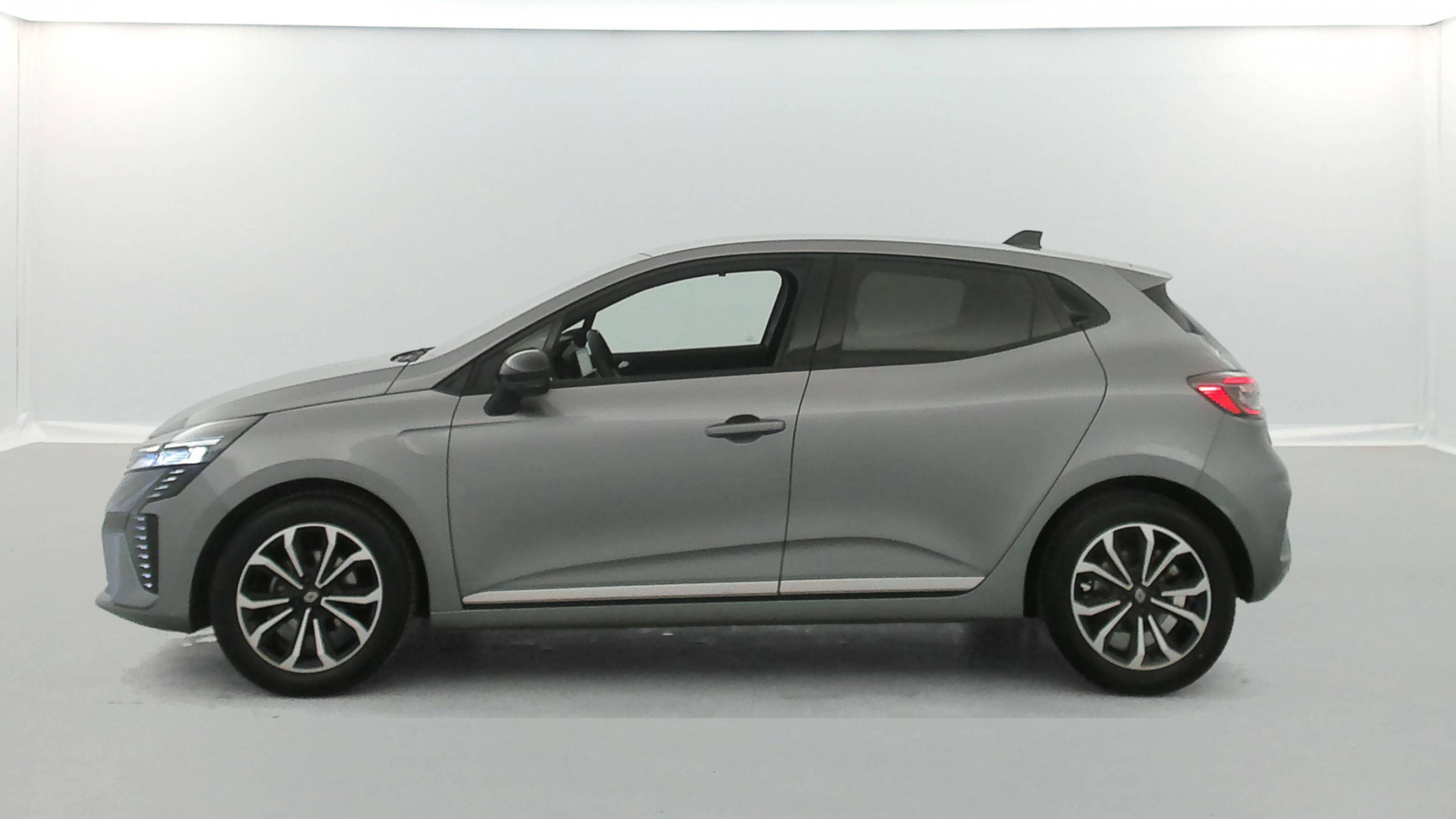 Vente en ligne Renault Clio 5 Clio Eco-G 100 ch GSR2 au prix de 17 990 €