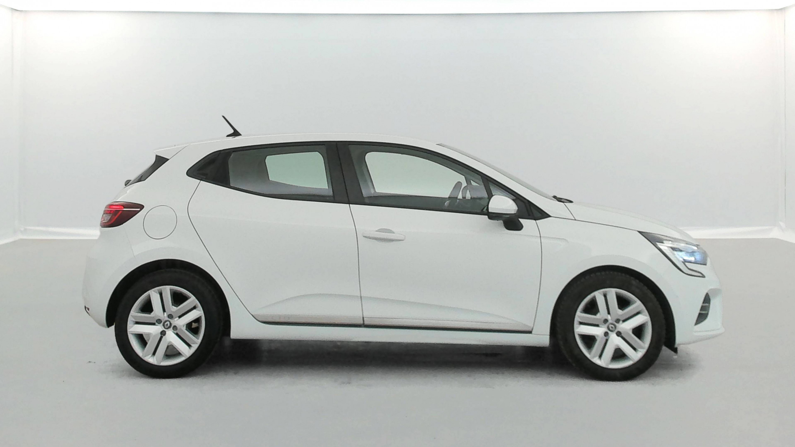 Vente en ligne Renault Clio 5 Clio TCe 100 GPL au prix de 12 990 €