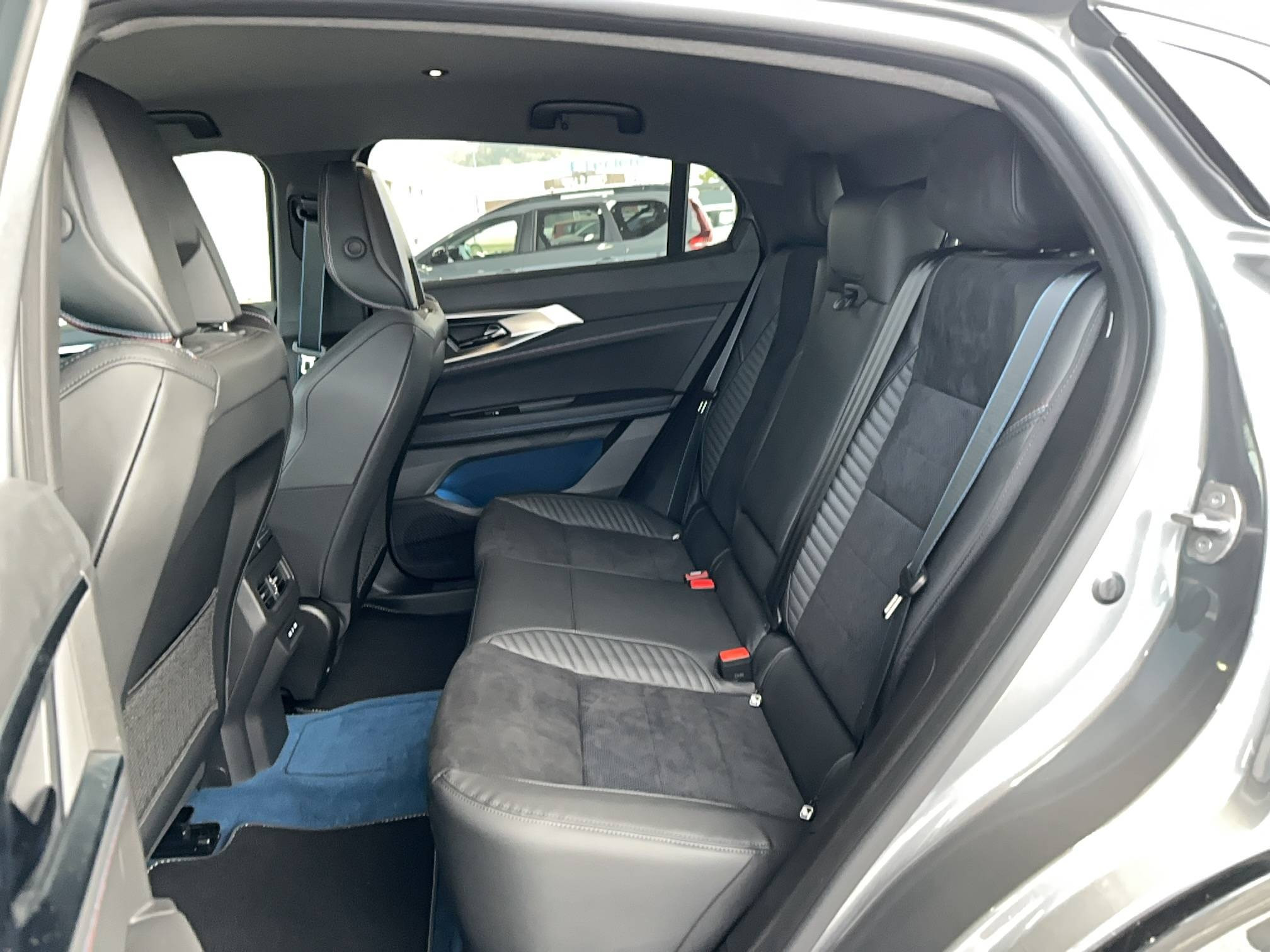 Vente en ligne Renault Rafale  hyper hybrid E-Tech 300ch 4x4 au prix de 52 900 €