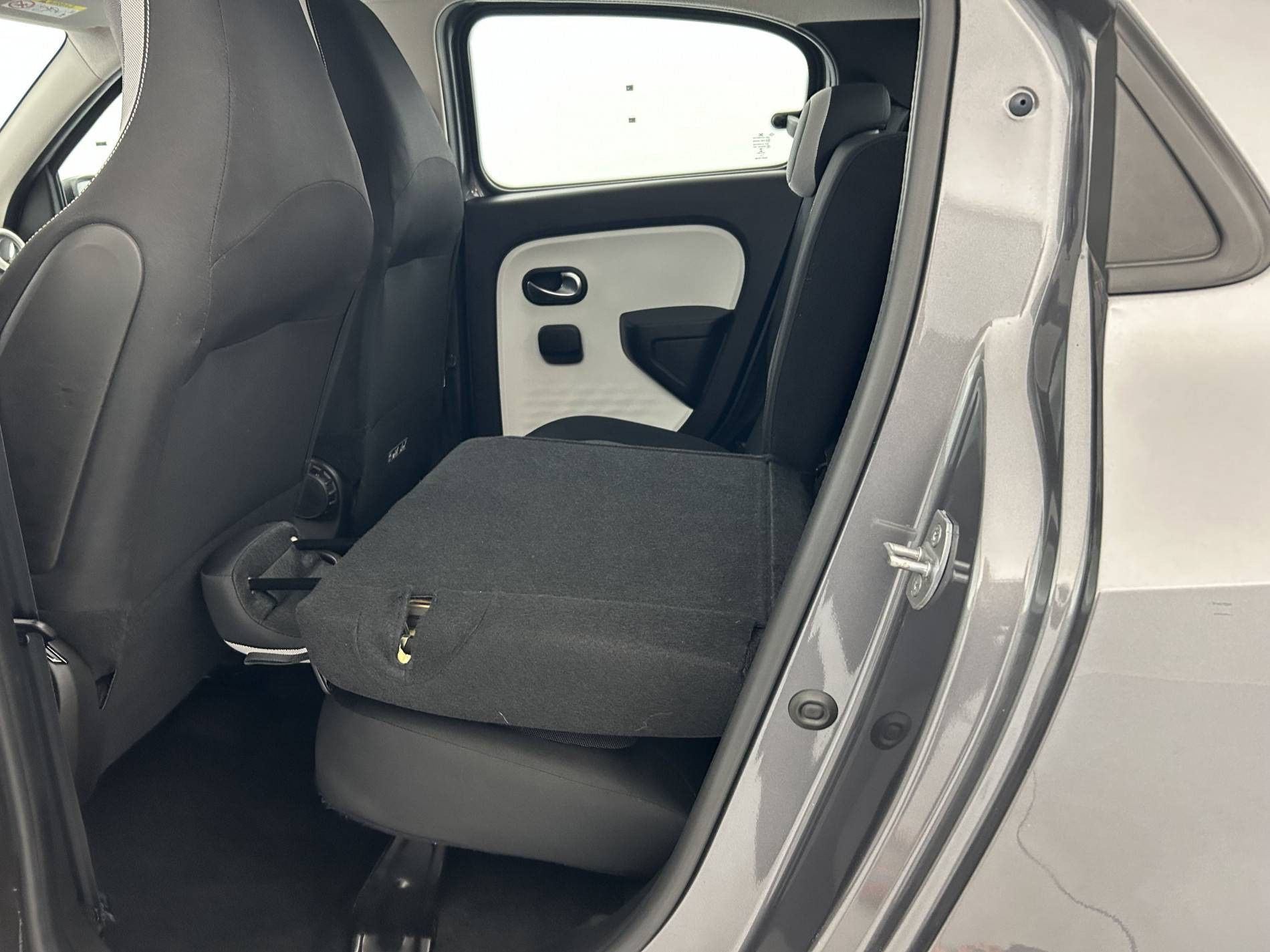 Vente en ligne Renault Twingo Electrique Twingo III E-Tech au prix de 11 490 €