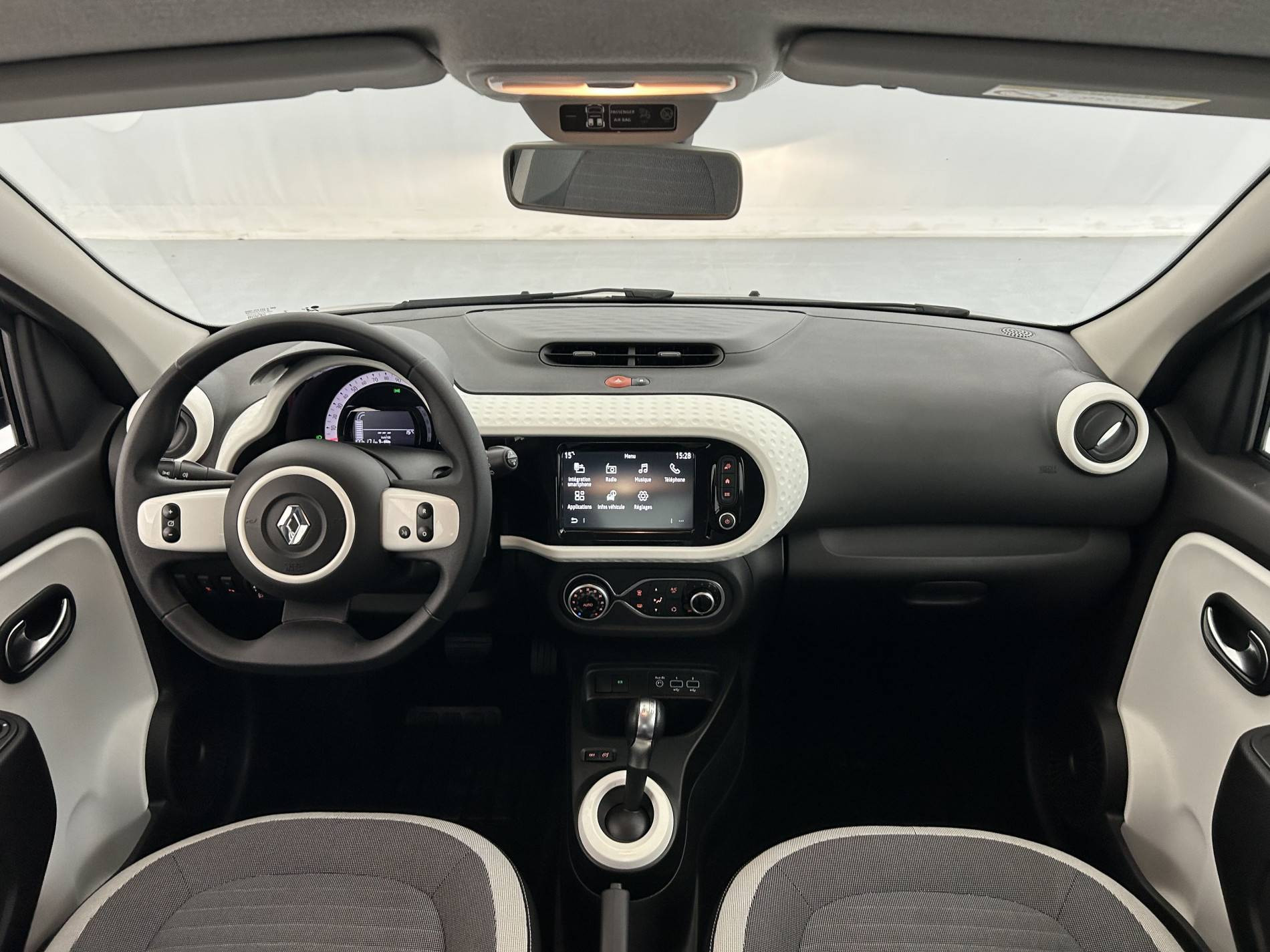 Vente en ligne Renault Twingo Electrique Twingo III E-Tech au prix de 11 490 €
