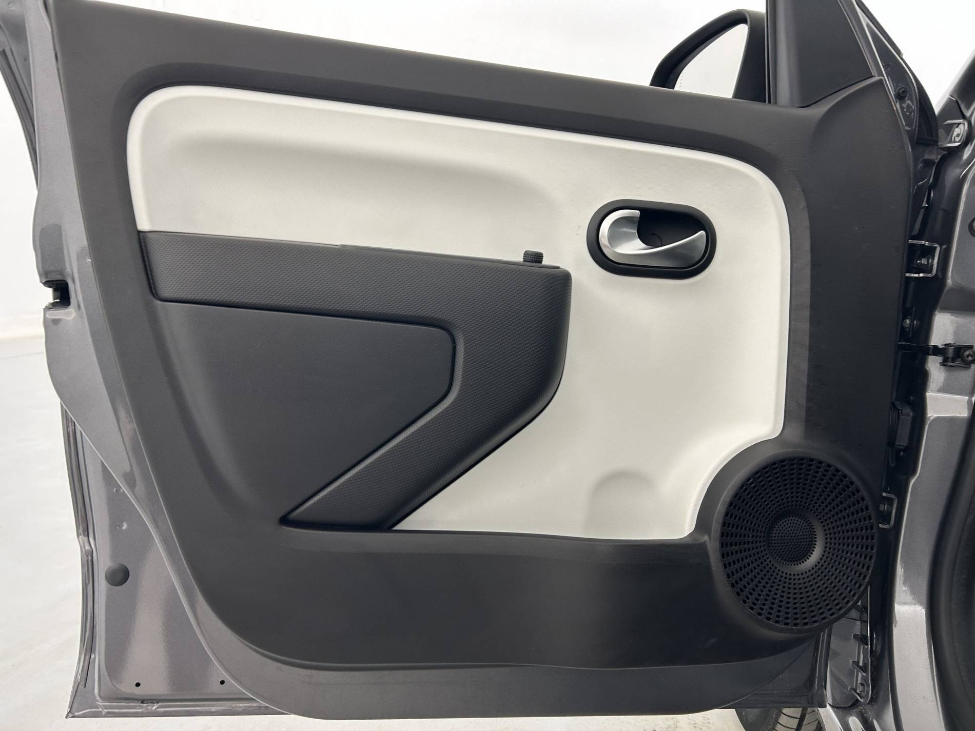 Vente en ligne Renault Twingo Electrique Twingo III E-Tech au prix de 11 490 €