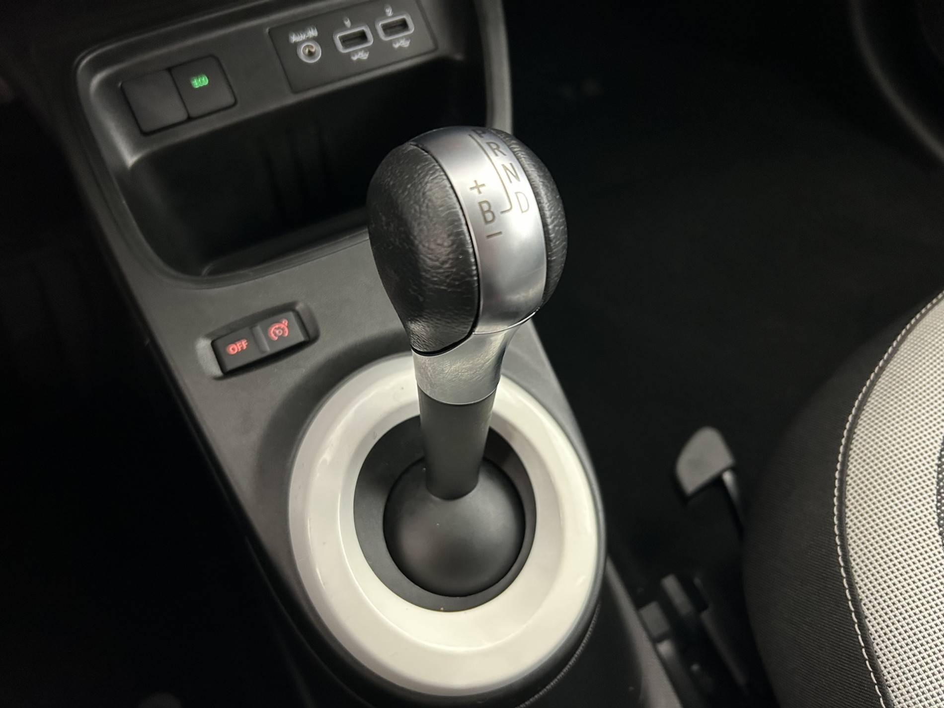 Vente en ligne Renault Twingo Electrique Twingo III E-Tech au prix de 11 490 €