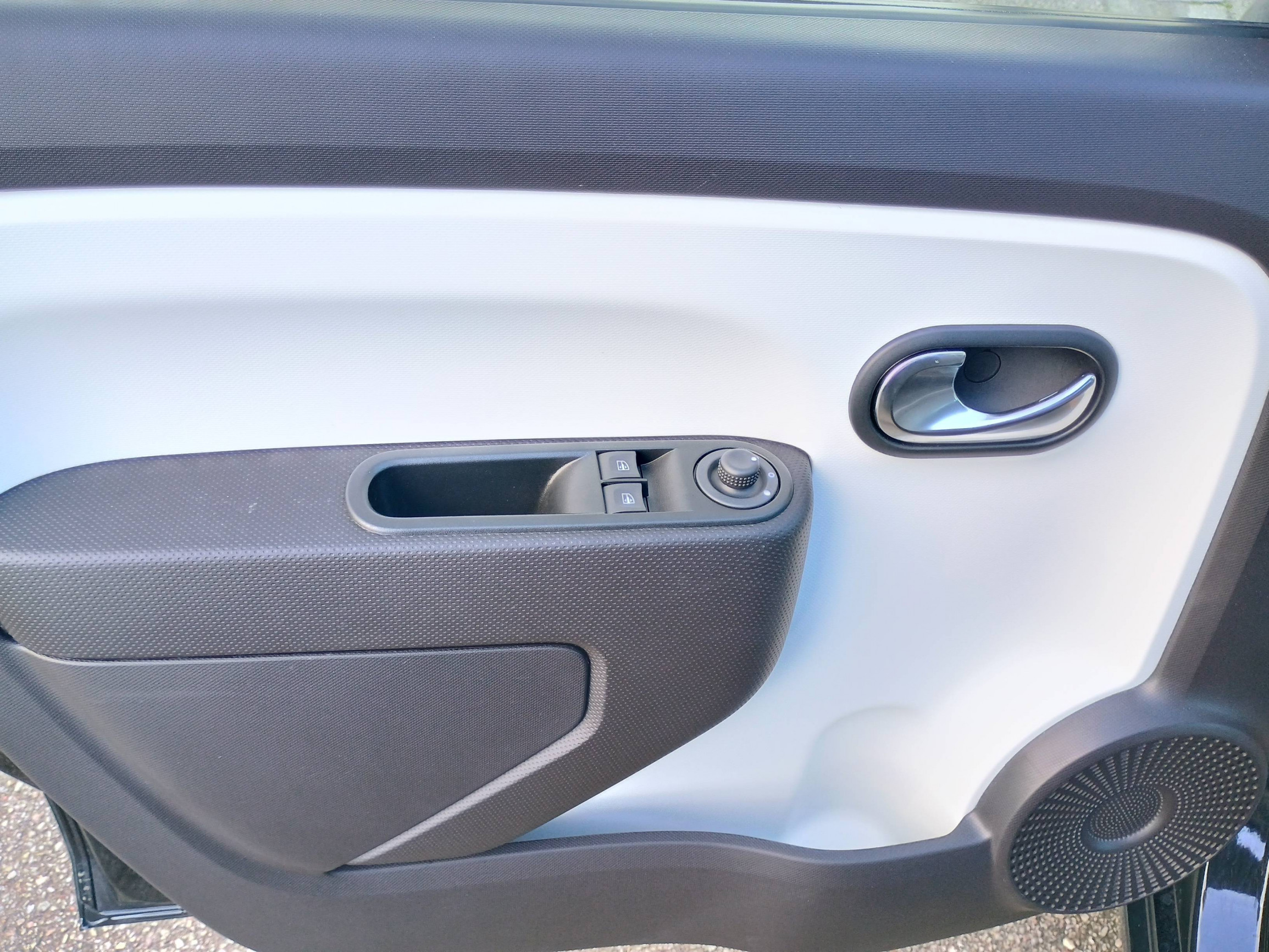 Vente en ligne Renault Twingo 3  SCe 65 au prix de 12 990 €