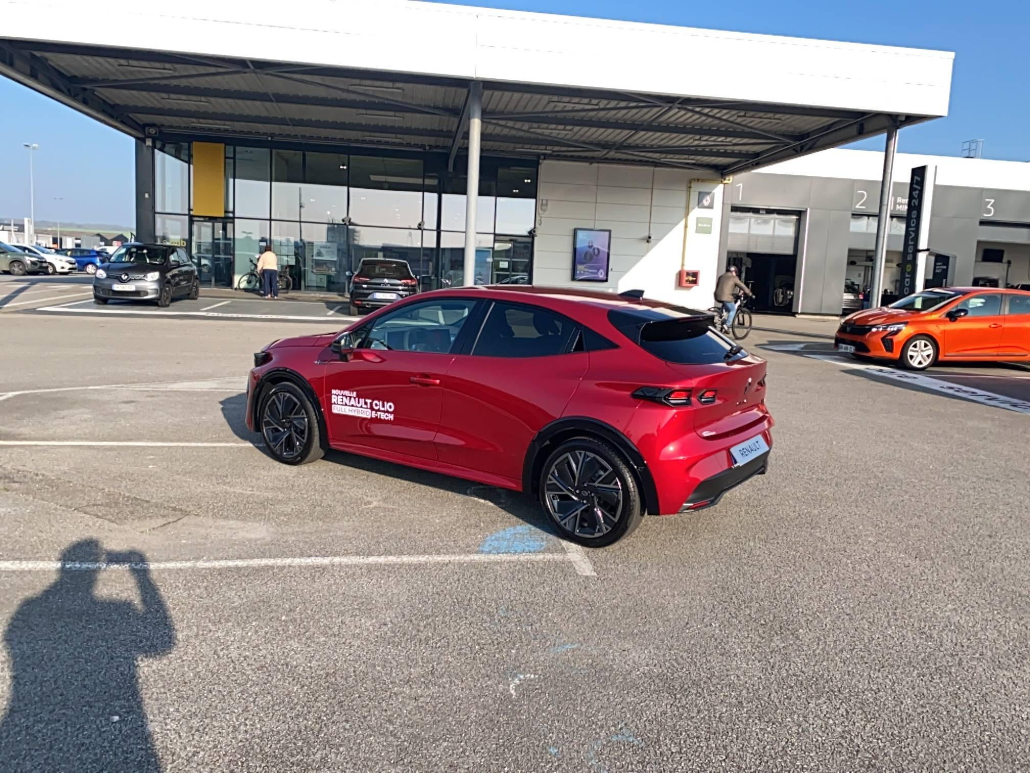 Vente en ligne Renault Clio 6 Clio E-Tech full hybrid 160 ch au prix de 27 900 €