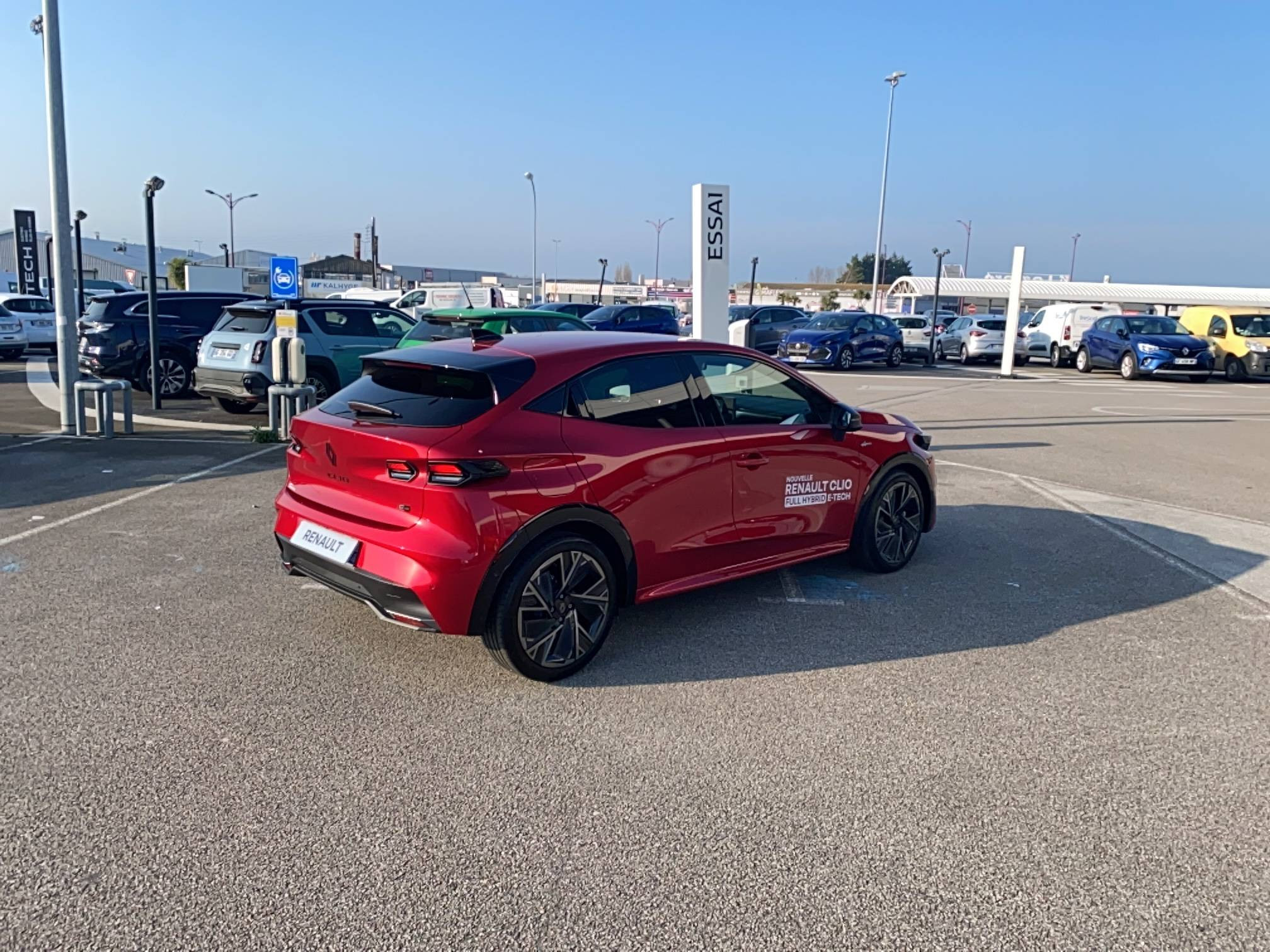 Vente en ligne Renault Clio 6 Clio E-Tech full hybrid 160 ch au prix de 27 900 €