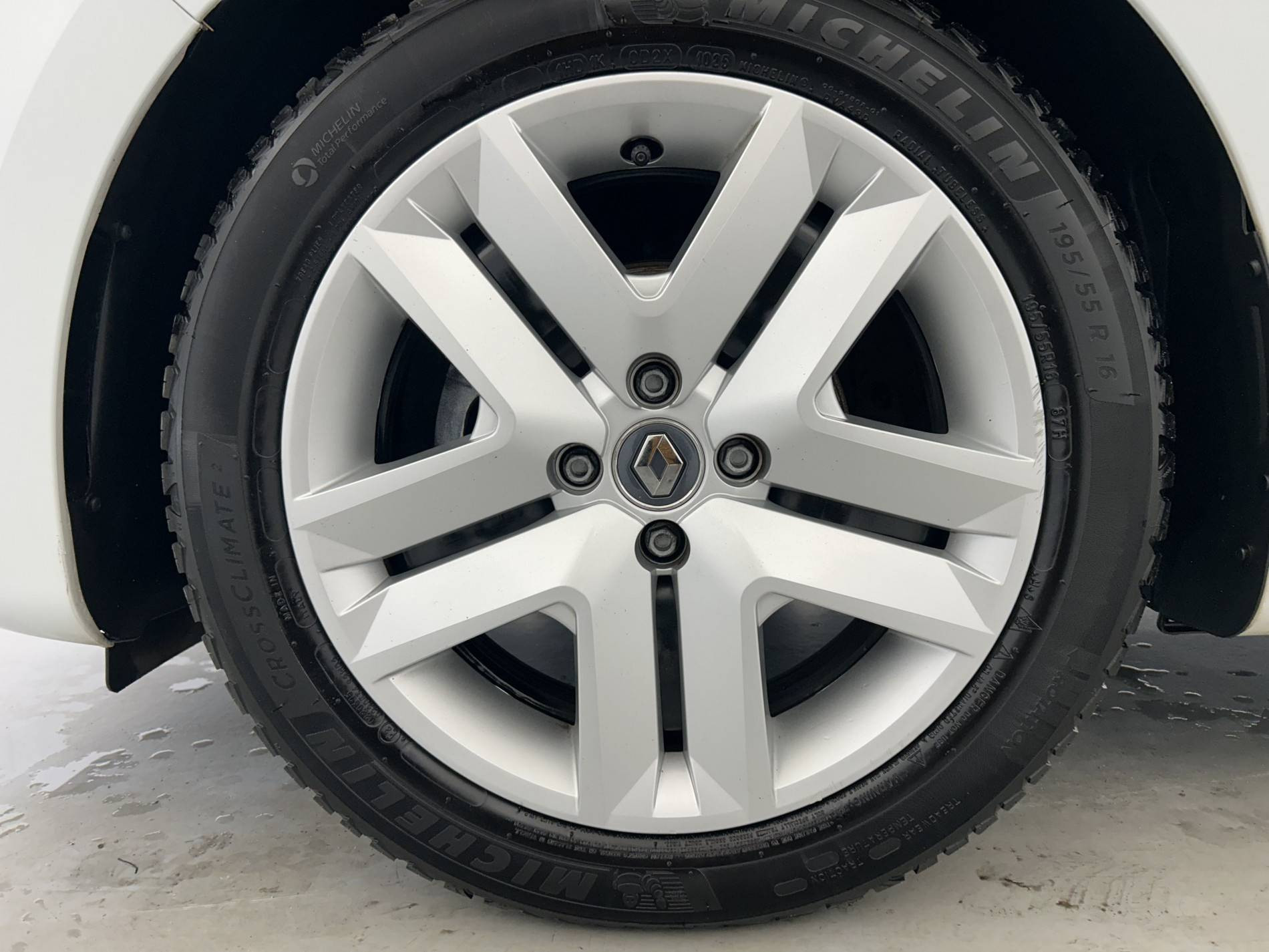 Vente en ligne Renault Clio 5 Clio TCe 100 GPL - 21N au prix de 13 290 €