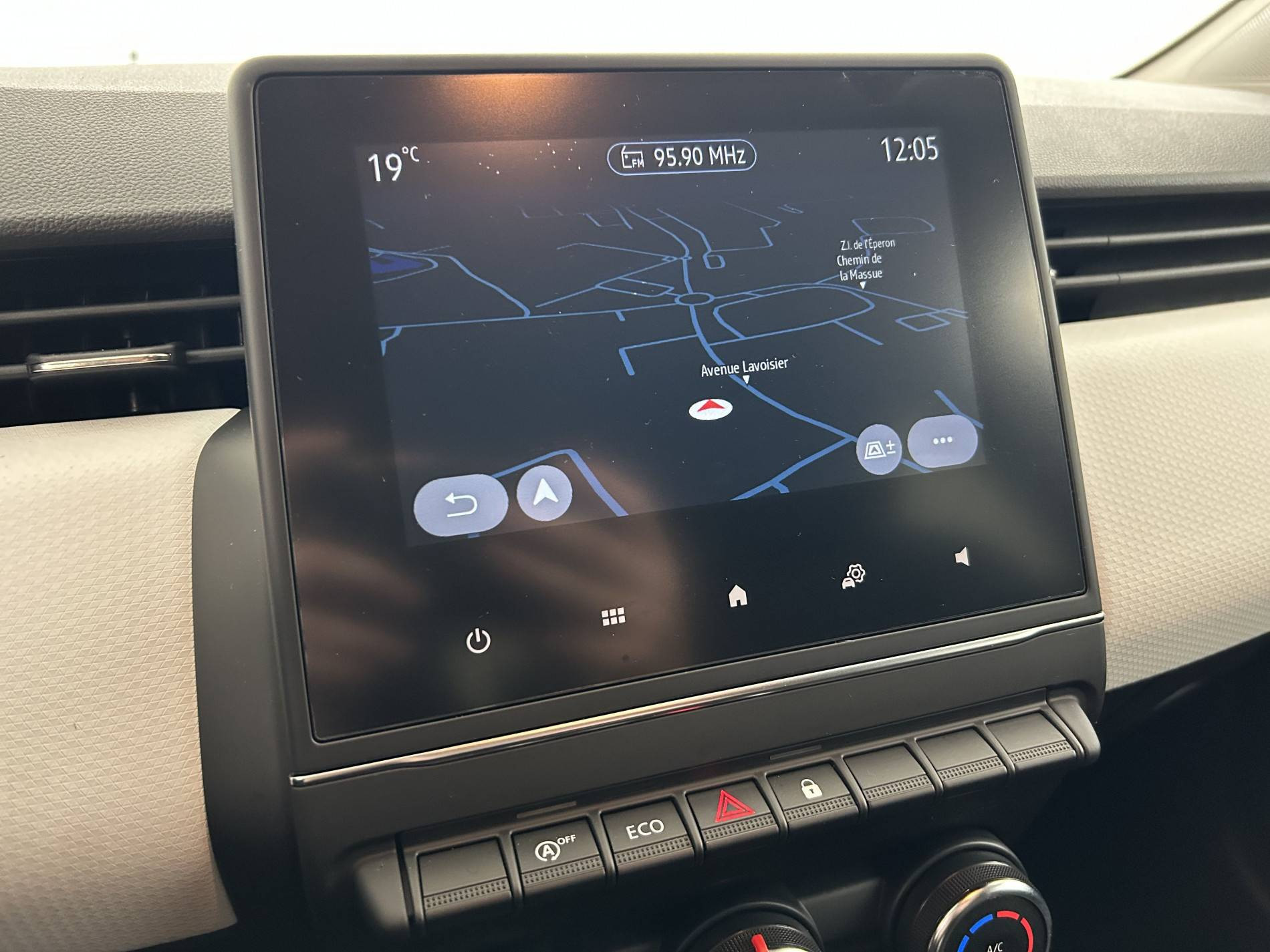 Vente en ligne Renault Clio 5 Clio Blue dCi 100 au prix de 15 390 €