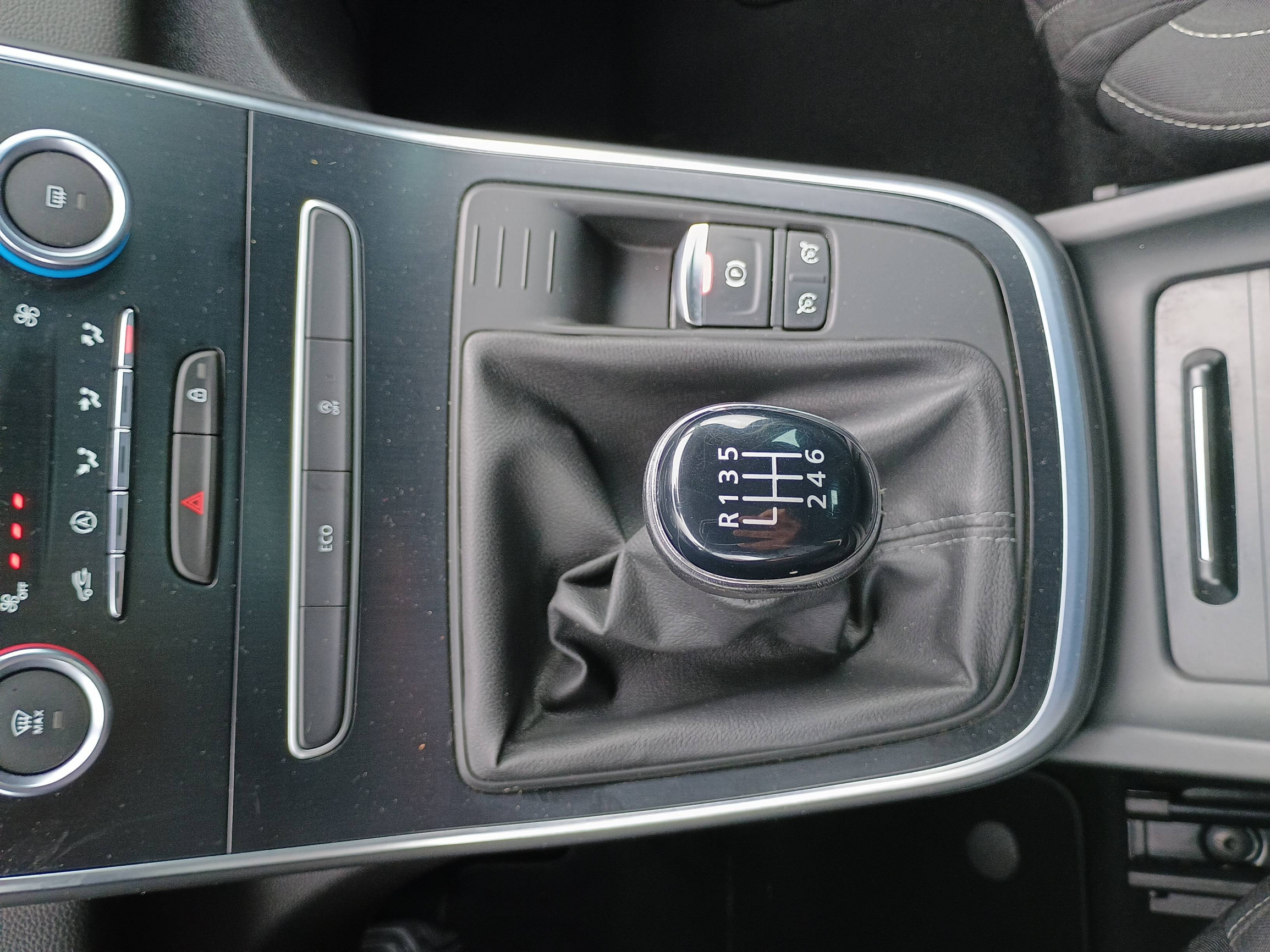 Vente en ligne Renault Scenic 4 Scenic Blue dCi 120 au prix de 14 790 €