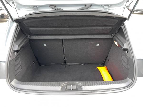 Vente en ligne Renault Clio 5 Clio TCe 90 au prix de 17 990 €