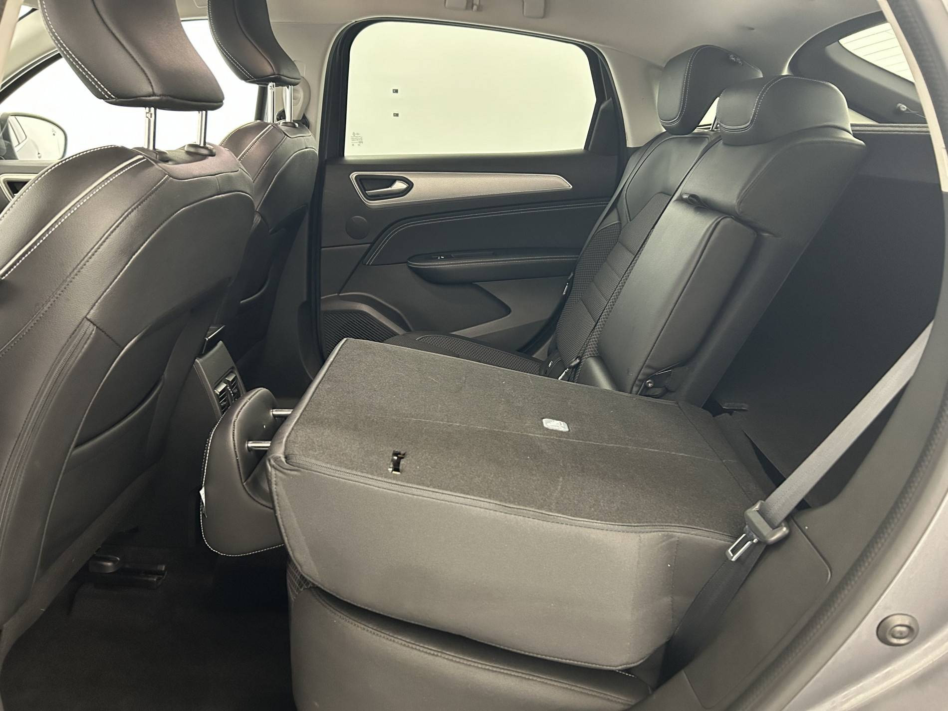 Vente en ligne Renault Arkana  mild hybrid 140 EDC FAP - 22 au prix de 20 990 €