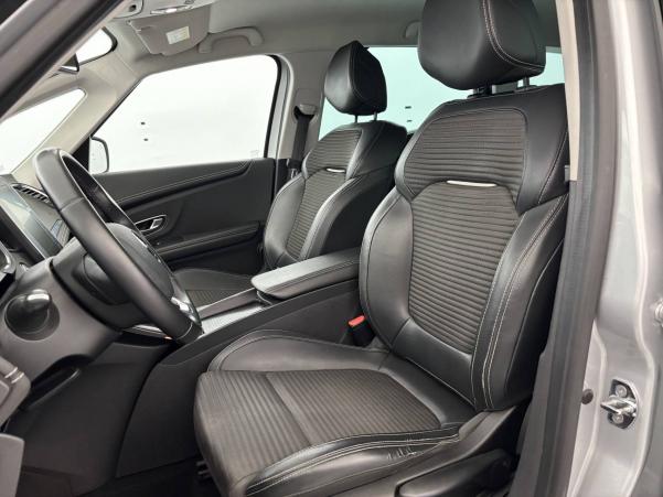 Vente en ligne Renault Grand Scenic 4 Grand Scenic Blue dCi 120 au prix de 19 690 €
