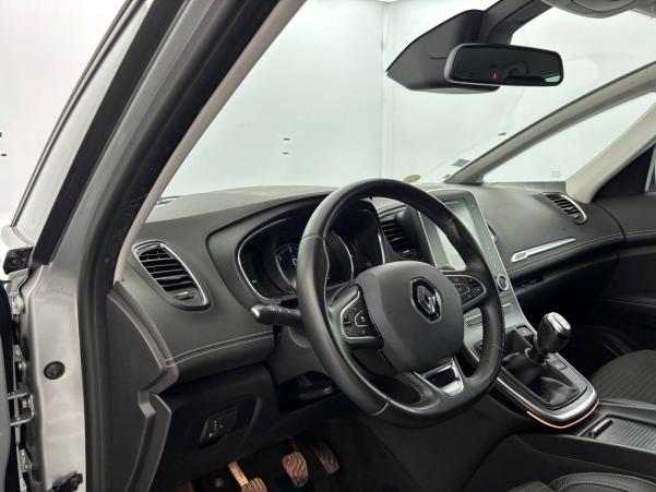 Vente en ligne Renault Grand Scenic 4 Grand Scenic Blue dCi 120 au prix de 19 690 €