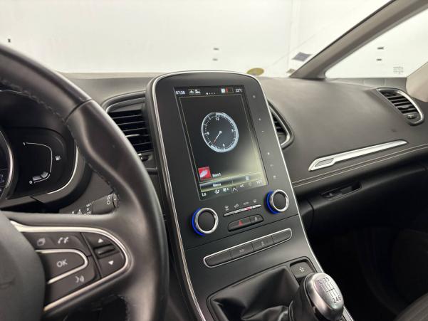 Vente en ligne Renault Grand Scenic 4 Grand Scenic Blue dCi 120 au prix de 19 690 €