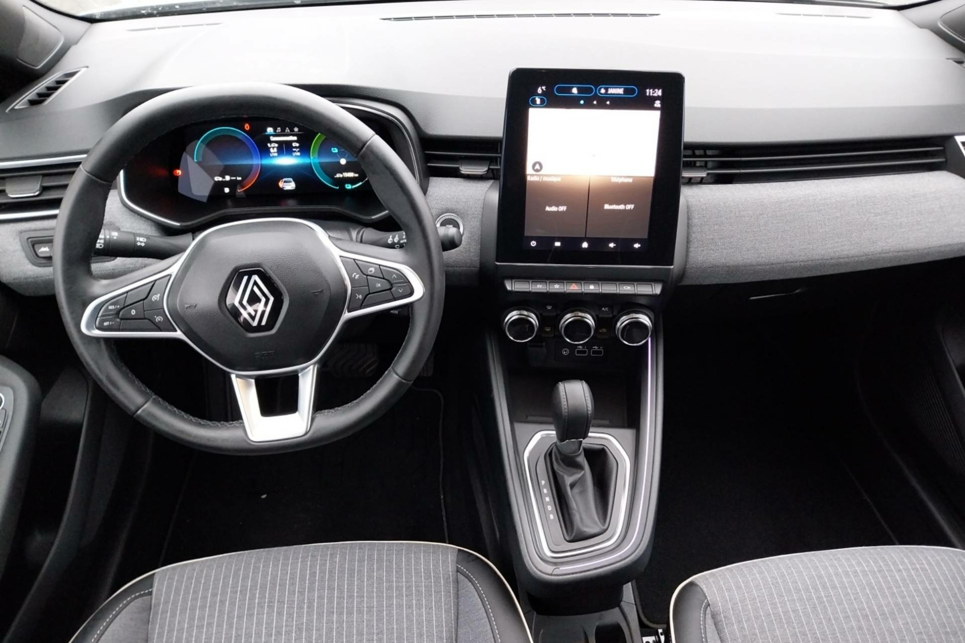 Vente en ligne Renault Clio 5 Clio E-Tech full hybrid 145 au prix de 19 690 €