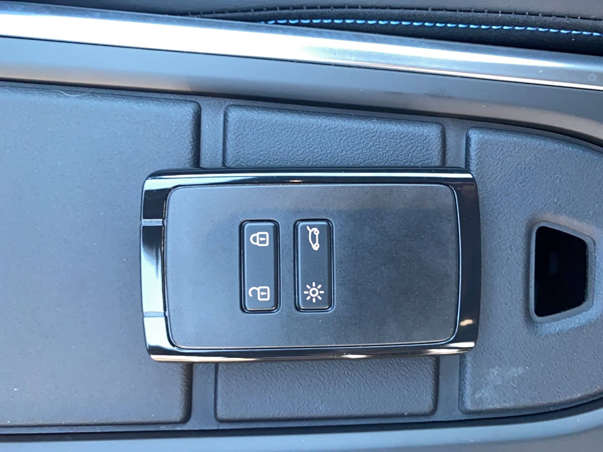 Vente en ligne Renault Clio 6 Clio E-Tech full hybrid 160 ch au prix de 27 900 €