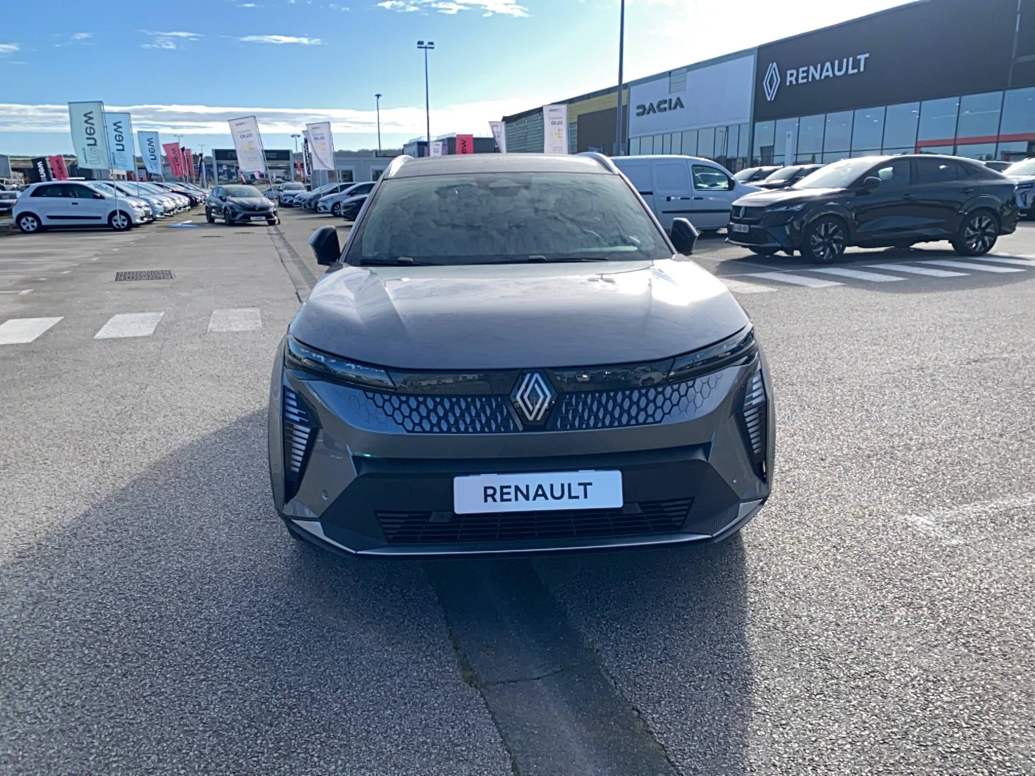 Vente en ligne Renault Scenic E-Tech  220 ch grande autonomie au prix de 44 900 €