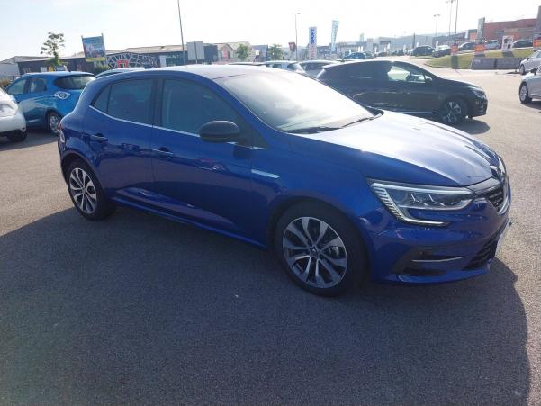 Vente en ligne Renault Megane 4  Blue dCi 115 EDC au prix de 24 990 €