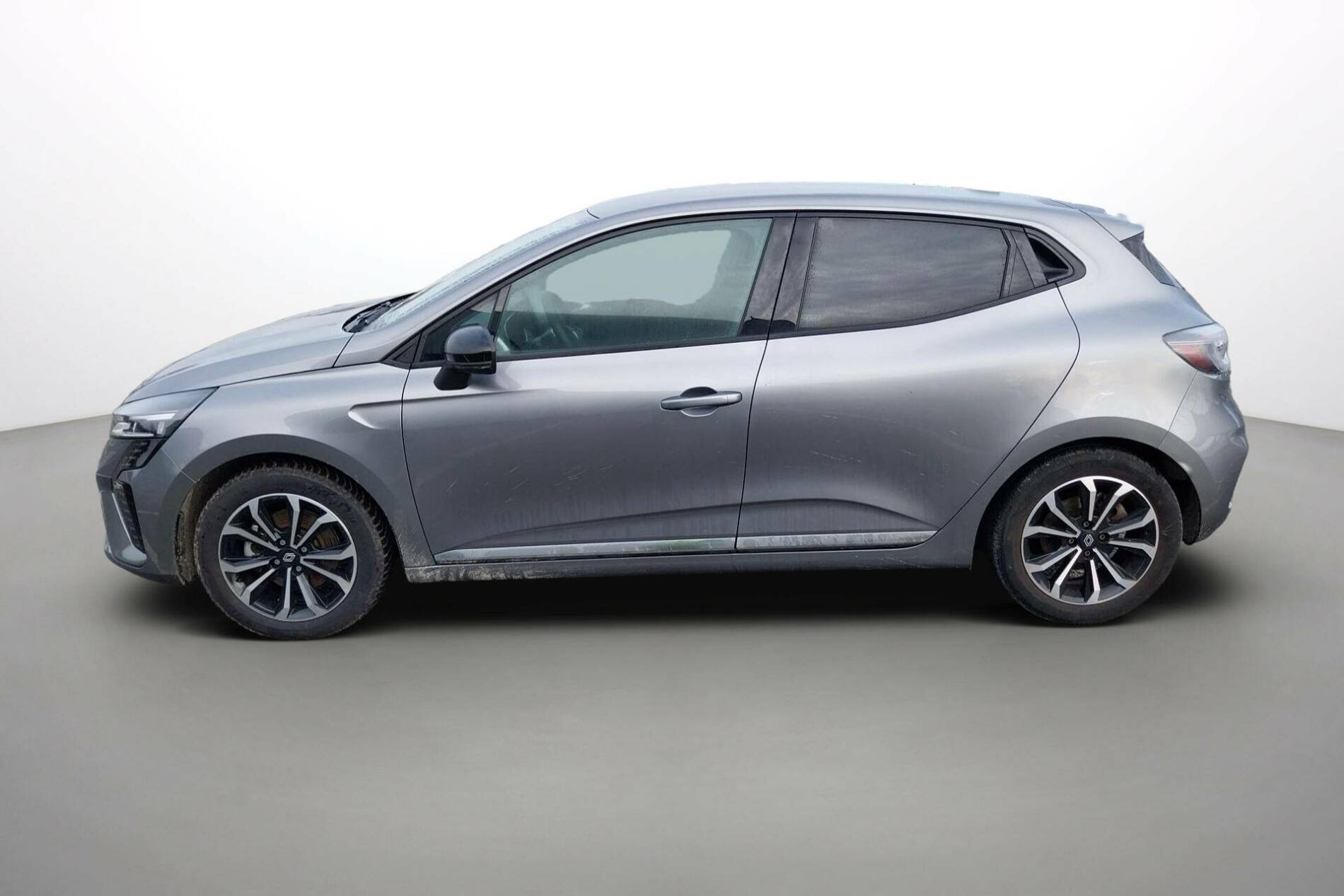 Vente en ligne Renault Clio 5 Clio E-Tech full hybrid 145 au prix de 19 990 €