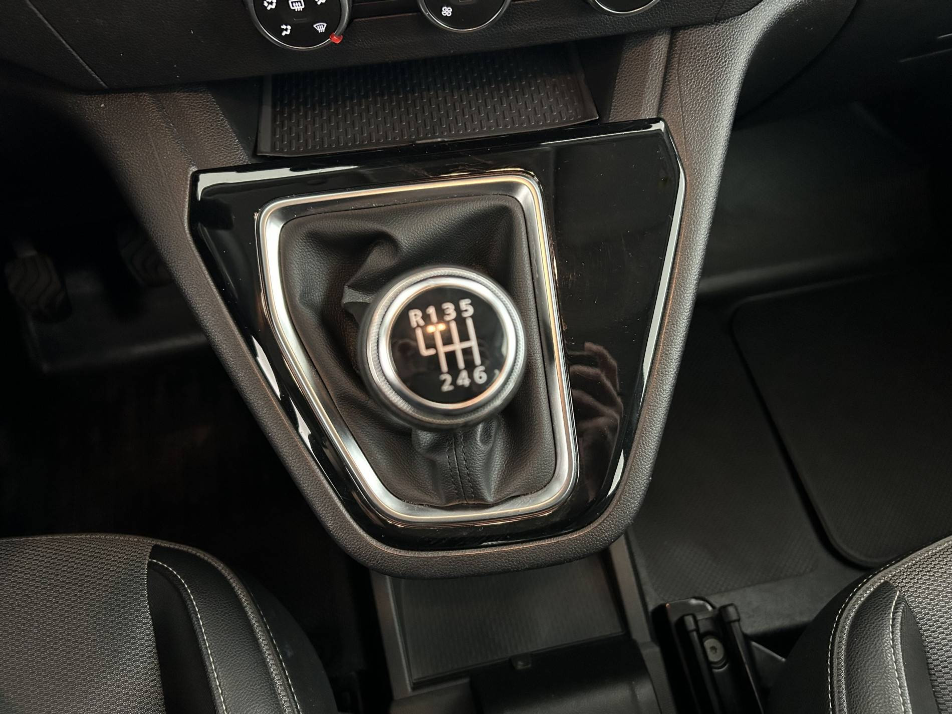 Vente en ligne Renault Kangoo  Blue dCi 95 au prix de 20 690 €