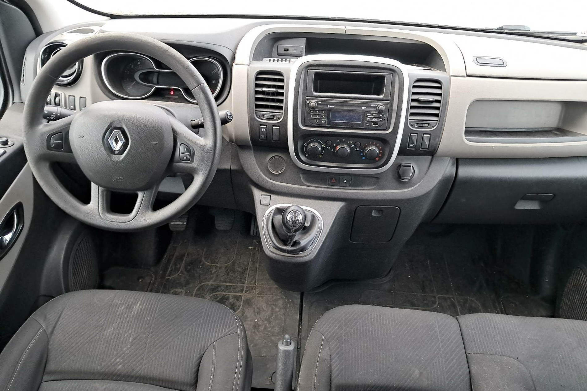 Vente en ligne Renault Trafic Cabine Approfondie TRAFIC CA L1H1 1000 KG DCI 120 E6 au prix de 19 490 €