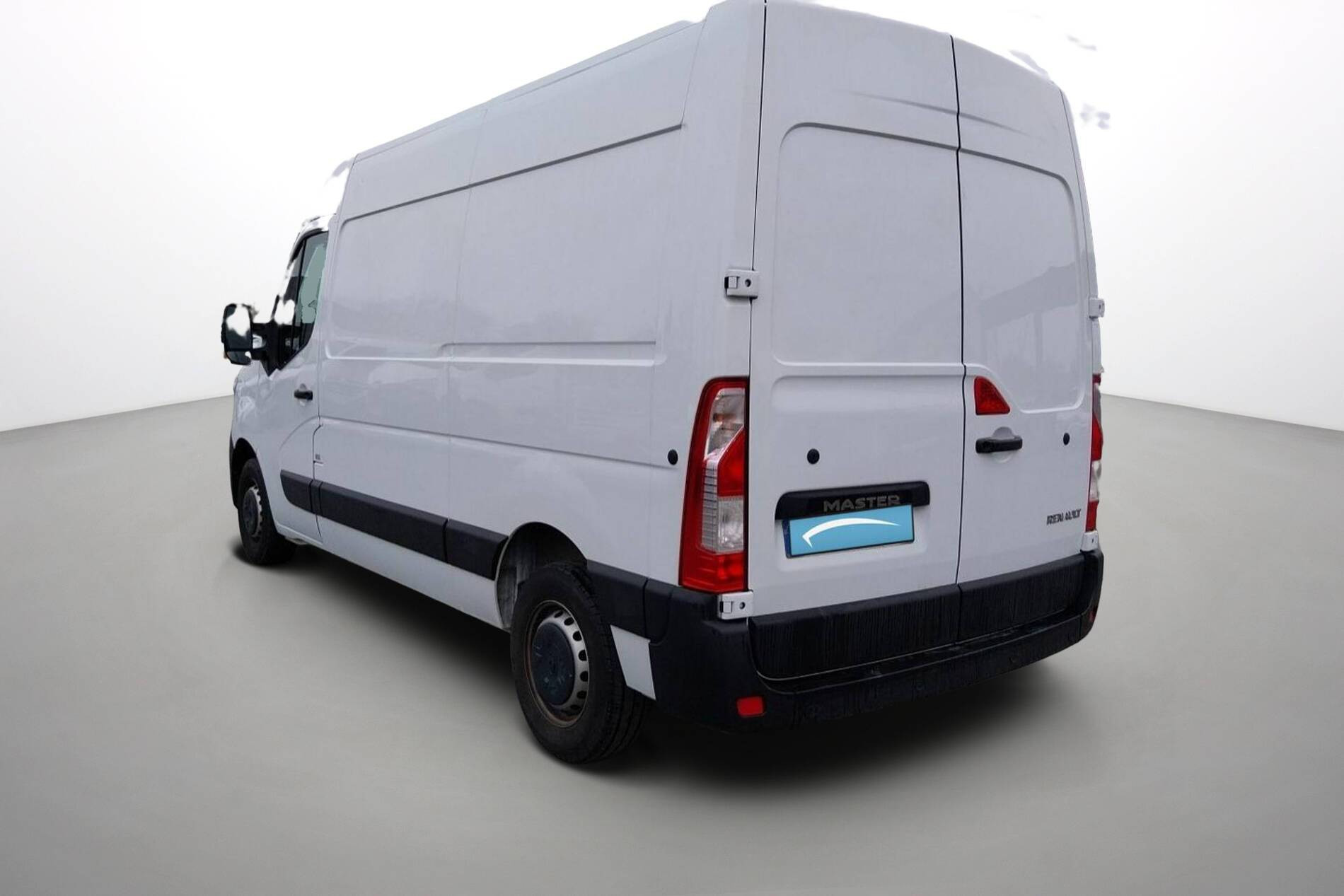Vente en ligne Renault Master Fourgon MASTER FGN TRAC F3500 L2H2 BLUE DCI 135 au prix de 25 290 €