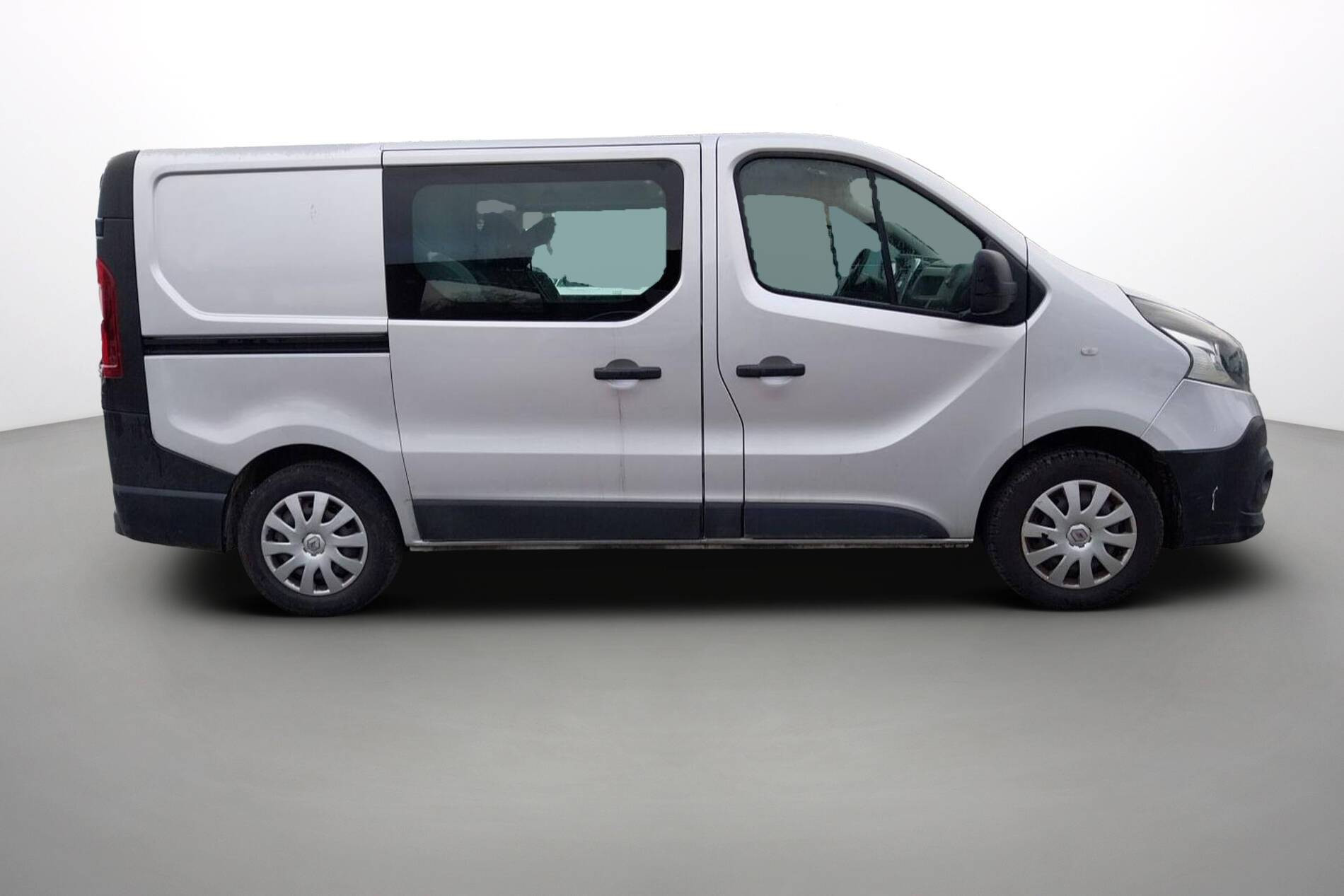 Vente en ligne Renault Trafic Cabine Approfondie TRAFIC CA L1H1 1000 KG DCI 120 E6 au prix de 15 990 €