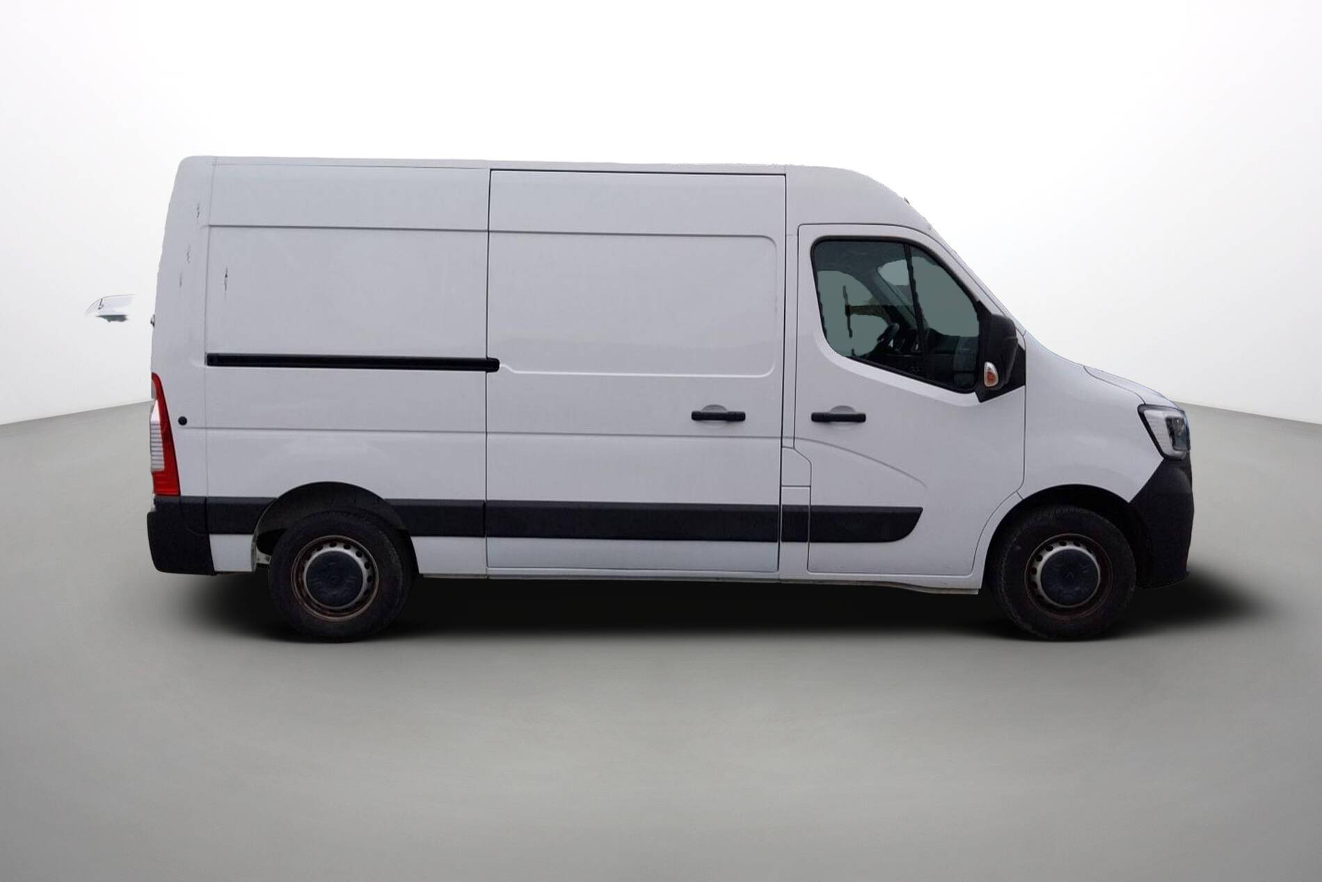 Vente en ligne Renault Master Fourgon MASTER FGN TRAC F3500 L2H2 BLUE DCI 135 au prix de 25 290 €