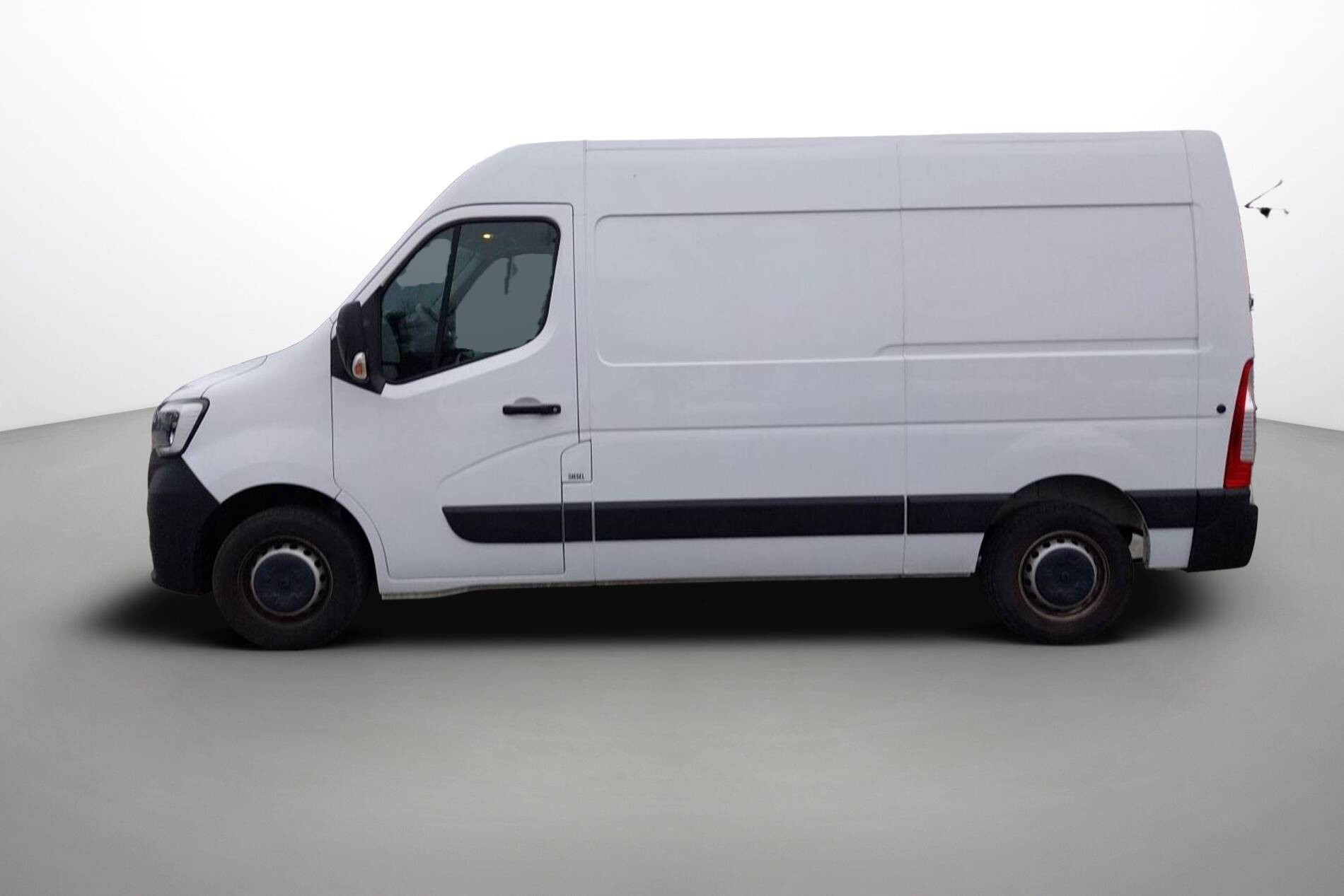 Vente en ligne Renault Master Fourgon MASTER FGN TRAC F3500 L2H2 BLUE DCI 135 au prix de 25 290 €